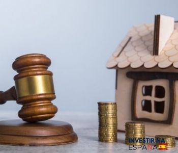 uma foto representando a concessao da licenca turistica para proprietarios de imoveis